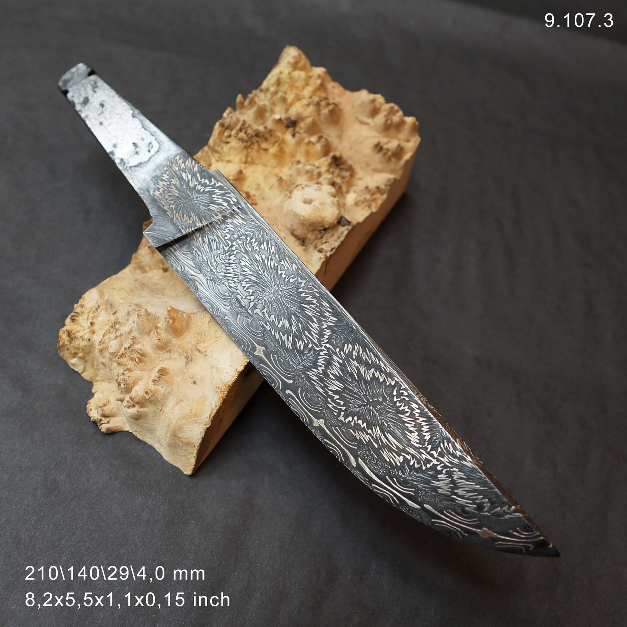 9 Inches Handmade Damascus Steel Back Lock Pocket Knife With